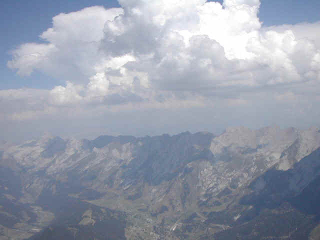 Dscn1515 Vol entre Montmin et Le Grand Bornand.jpg (67216 octets)